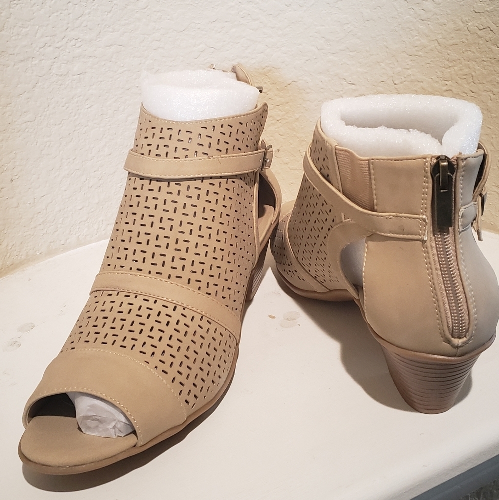 Ladies open toe shoe boot